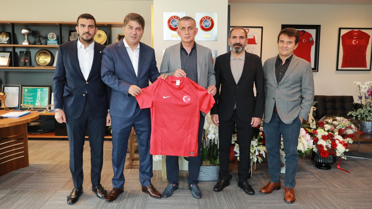 Fenerbahçeli yöneticiler, TFF Başkanı İbrahim Hacıosmanoğlu’nu ziyaret etti
